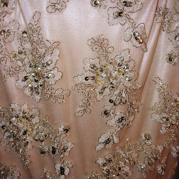 Dress - Picture 3 of 6